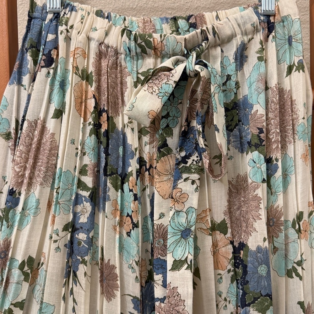Lillie Rubin Floral Pleated Maxi Skirt in Cream, Blue, Green - Picture 5 of 9